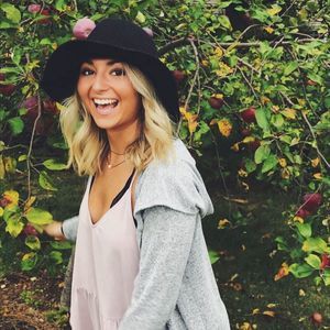 Meet your Posher, Julianna